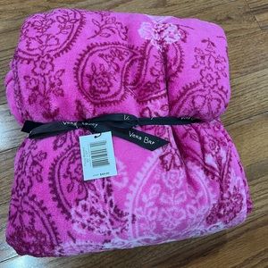 Vera Bradley plush blanket 💕